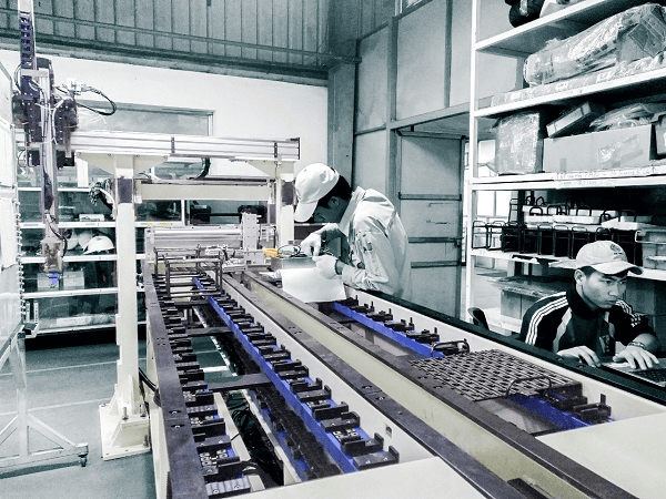 Nhung-loai-bang-tai-pho-bien-trong-nha-may-lap-rap-dien-tu-01