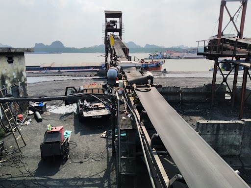 Băng tải cầu cảng đặc điểm và ứng dụng điển hình