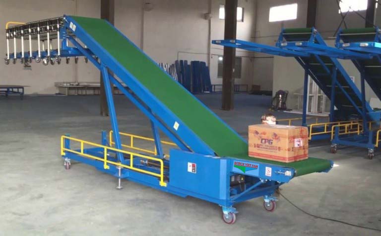 Băng tải nâng hạ có khác biệt so với các loại băng tải công nghiệp khác