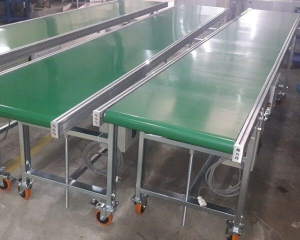 Băng tải nâng hạ có khác biệt so với các loại băng tải công nghiệp khác