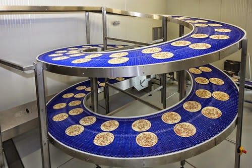 Sự khác biệt giữa băng tải xoắn ốc và máy nâng hàng