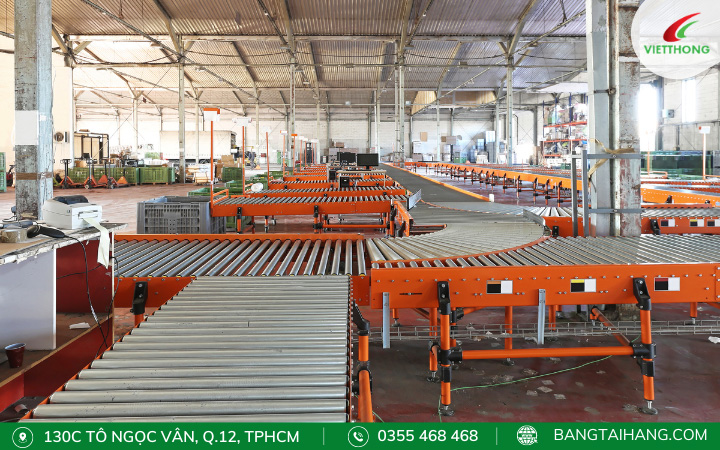 hệ thống băng tải con lăn