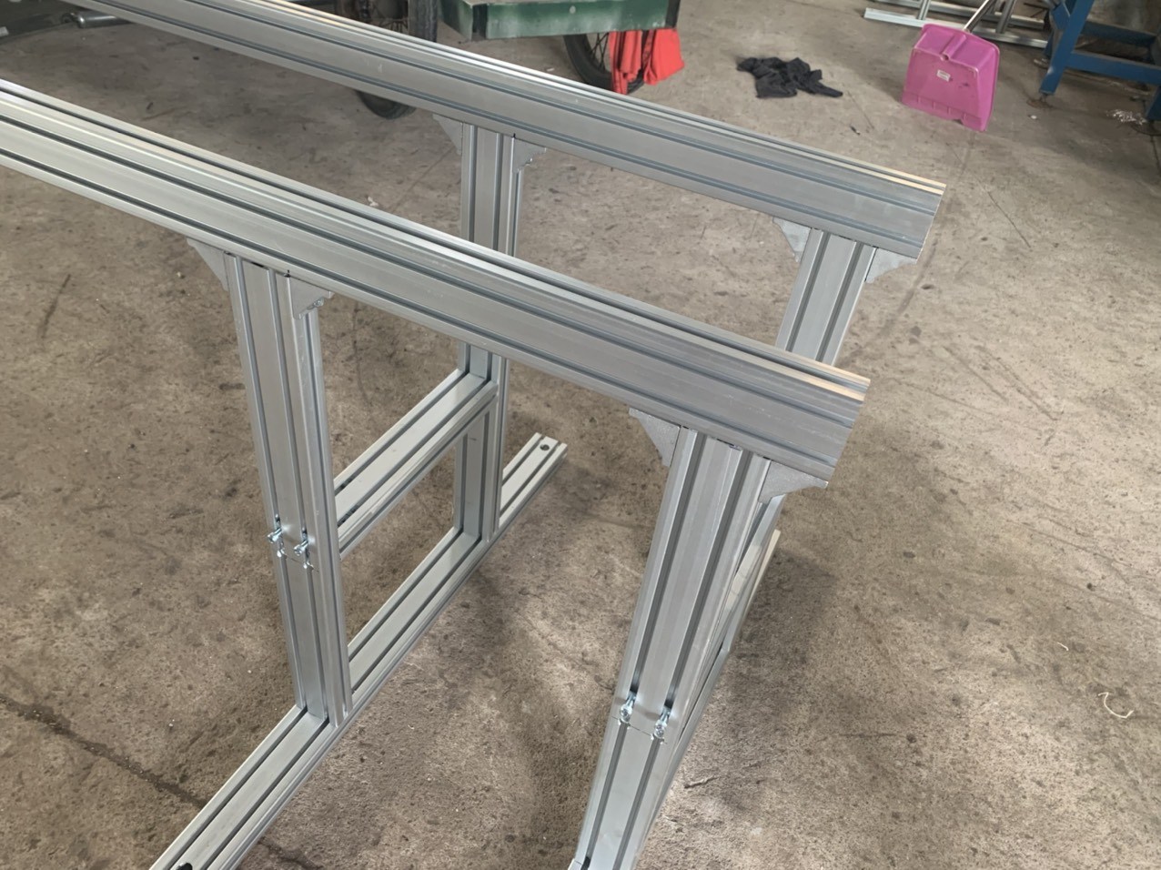 Ứng dụng ke góc vuông nhôm định hình