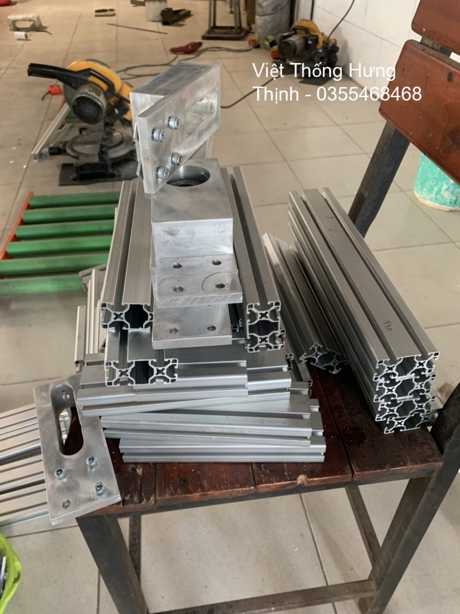 khung-nhom-dinh-hinh-cho-bang-tai-hang-hoa-dac-tinh-va-uu-diem