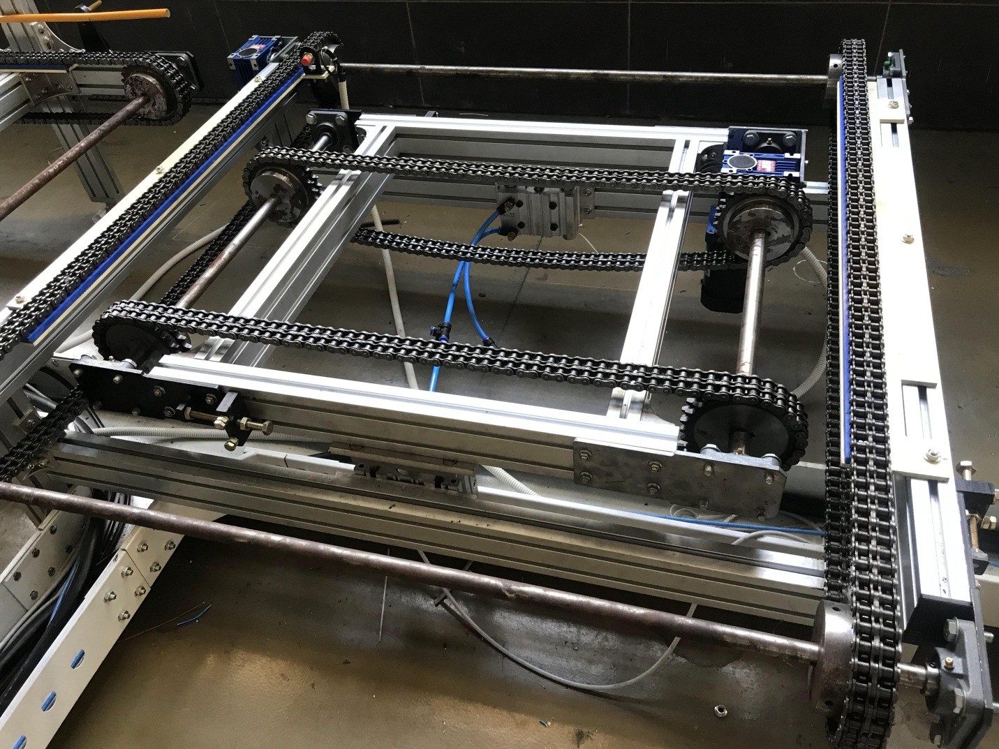 10 cách để bảo vệ nhân viên khỏi các chấn thương liên quan đến băng tải