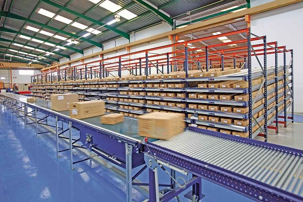 Băng tải hàng hóa giúp tăng hiệu suất làm việc cho các nhà máy