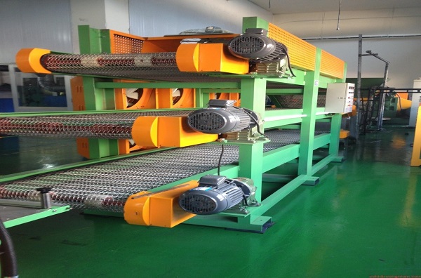 Băng tải lưới inox đáp ứng được tiêu chuẩn khắt khe trong ngành kinh doanh chế biến