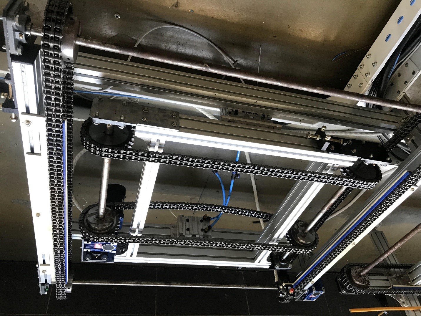 Lý do nên thay thế băng tải cũ sang hệ thống băng tải mới