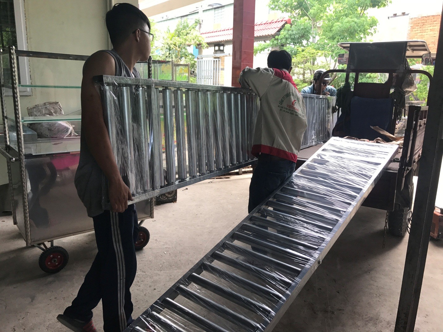 Nâng cấp băng tải truyền thống thành băng tải thông minh trong sản xuất