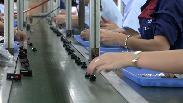 Những đặc điểm ưu việt của băng tải lắp ráp linh kiện điện tử