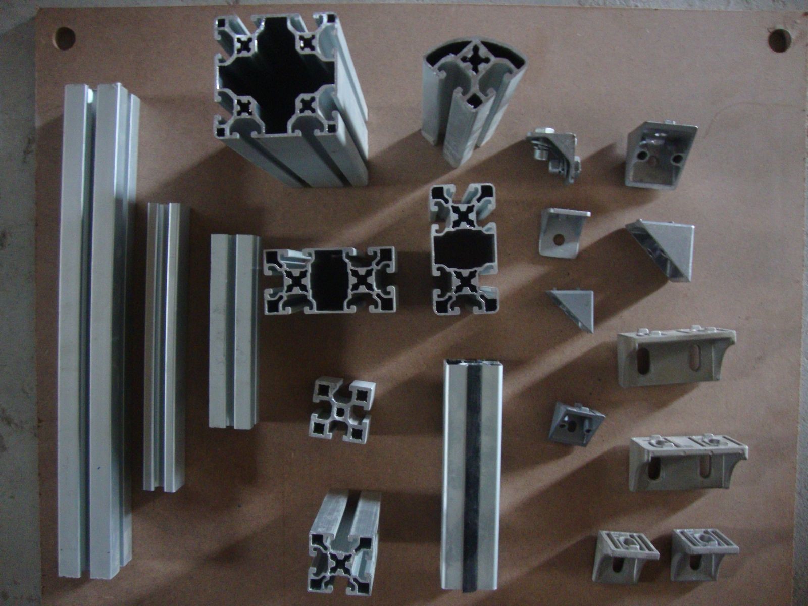 Quá trình sản xuất nhôm Nguyên liệu chính làm nên thanh nhôm định hình