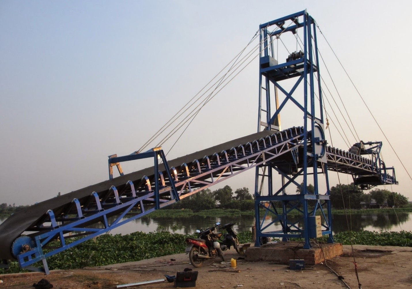 Tìm hiểu về băng tải cánh bướm