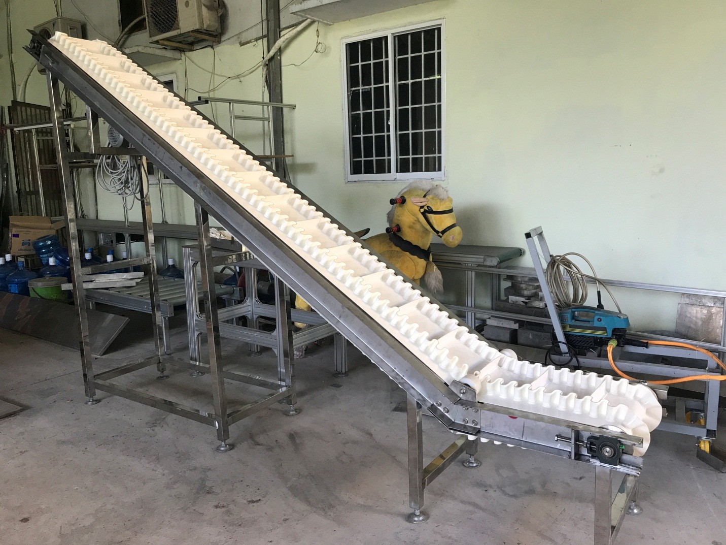 Tính thực tiễn của băng tải trong hoạt động vận chuyển hàng hóa