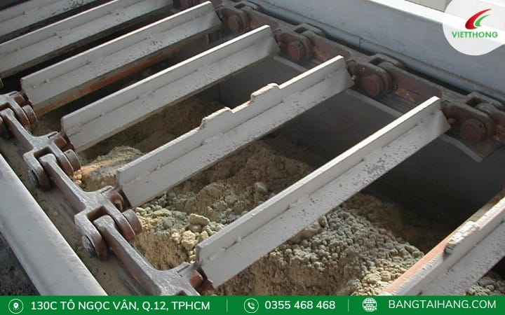 Hệ Thống băng tải xích cào vận chuyển nguyên liệu dạng bột Hệ Thống băng tải xích cào vận chuyển nguyên liệu dạng bột