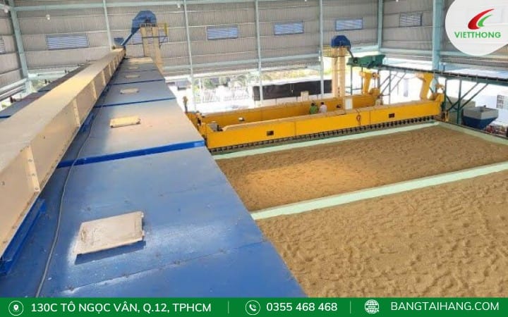 Hình ảnh một nhà máy sấy lúa hiện đại