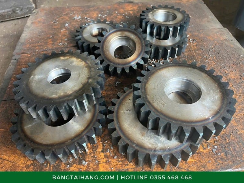 Nhận Phay Nhông, Gia Công Bánh Răng Theo Yêu Cầu 5 Bánh nhông với nhiều kích thước khác nhau