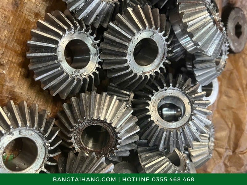 Nhận Phay Nhông, Gia Công Bánh Răng Theo Yêu Cầu 4 Bánh răng côn